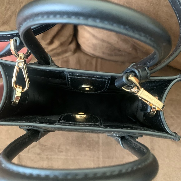 MICAHEL MICHAEL KORS MERCER EXTRA SMALL PEBBLES LEATHER CROSSBODY BAG - Picture 4 of 6